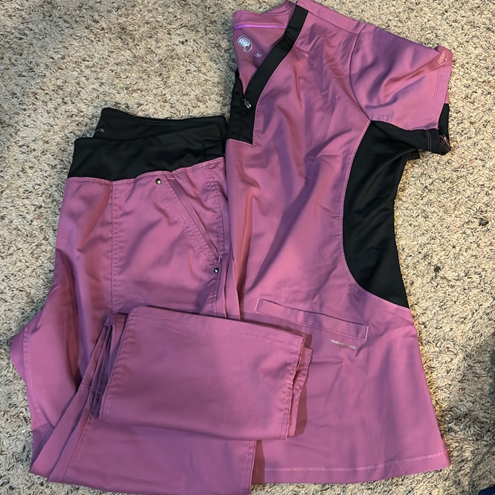 Healing hands scrub set. Xl top size large pants